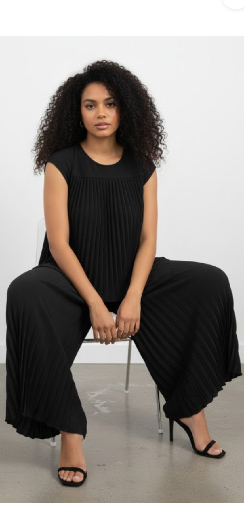 The Pleated Set (Black)